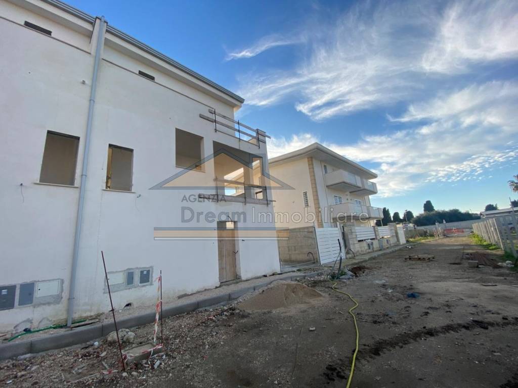 casa indipendente in vendita a Parete