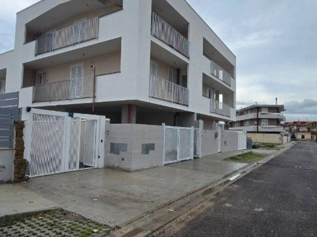 casa indipendente in vendita a Parete