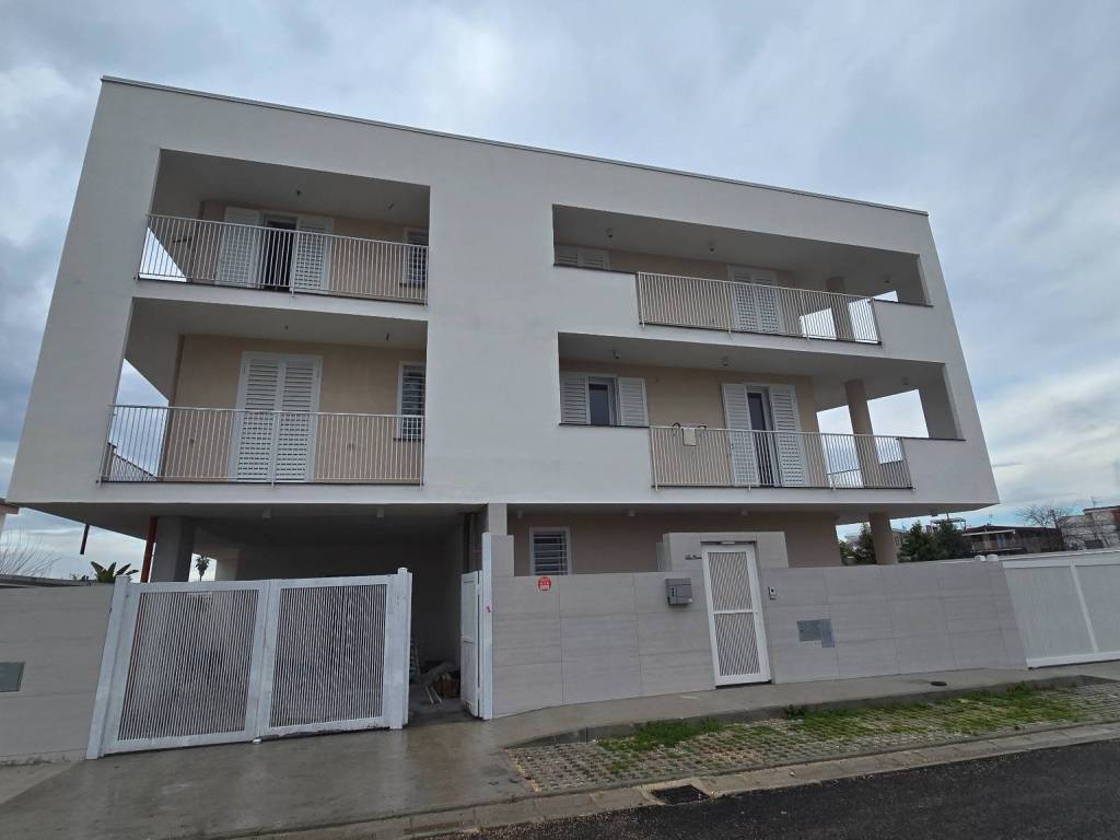 casa indipendente in vendita a Parete