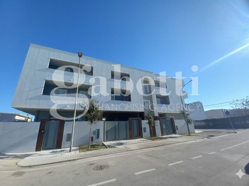 casa indipendente in vendita a Parete