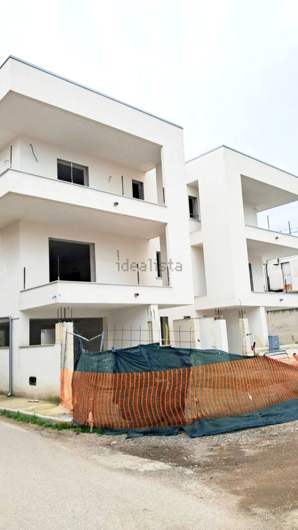 casa indipendente in vendita a Parete