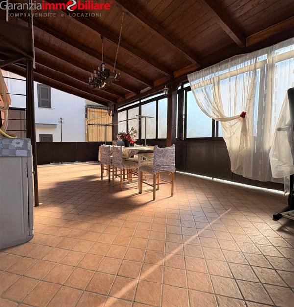 casa indipendente in vendita a Parete