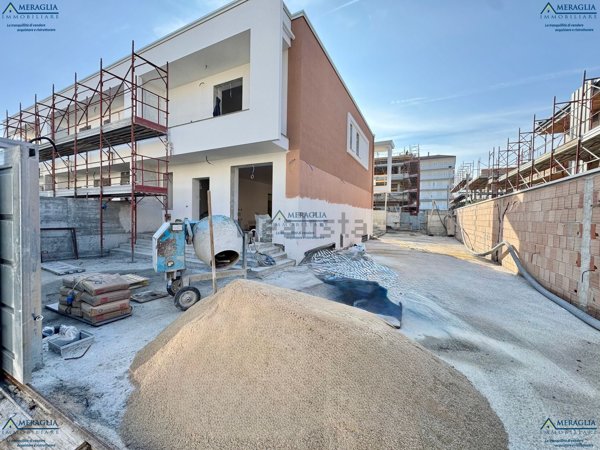 casa indipendente in vendita a Parete