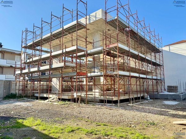 casa indipendente in vendita a Parete