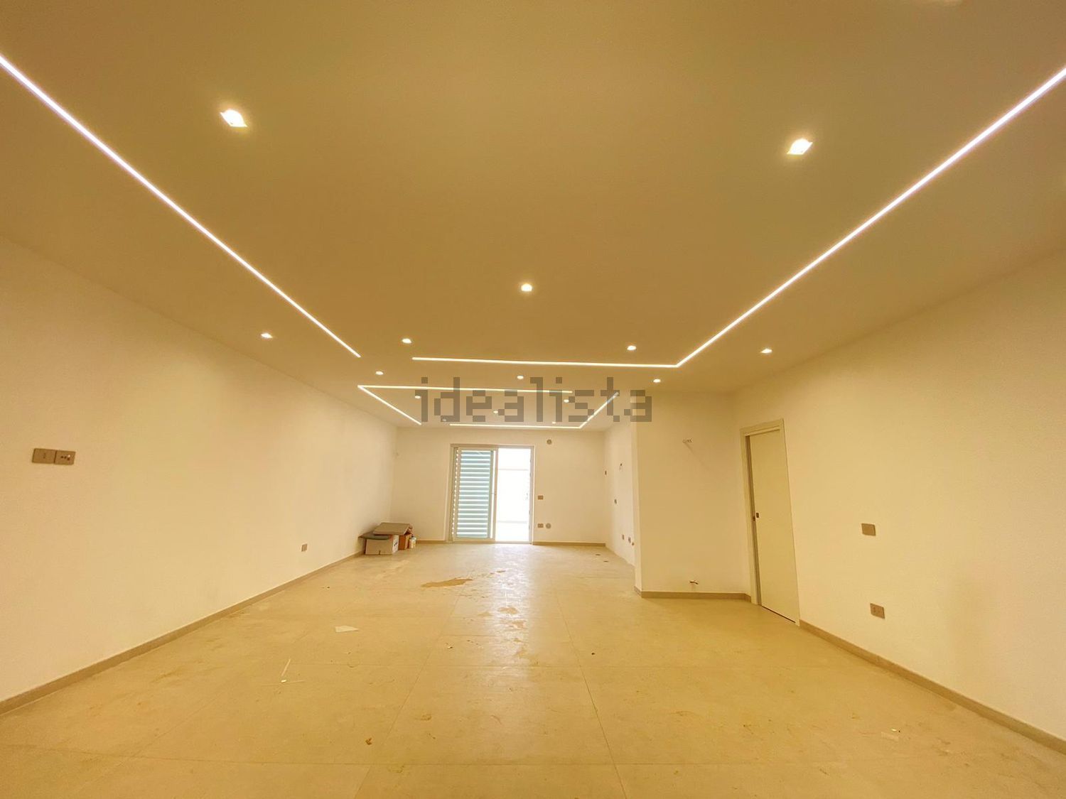 casa indipendente in vendita a Parete