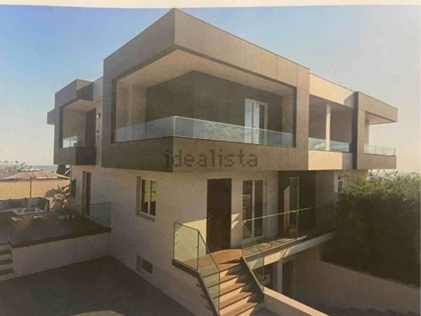 casa indipendente in vendita a Parete