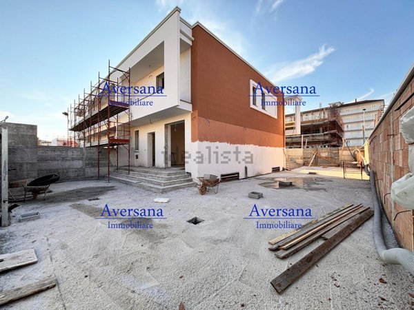 casa indipendente in vendita a Parete