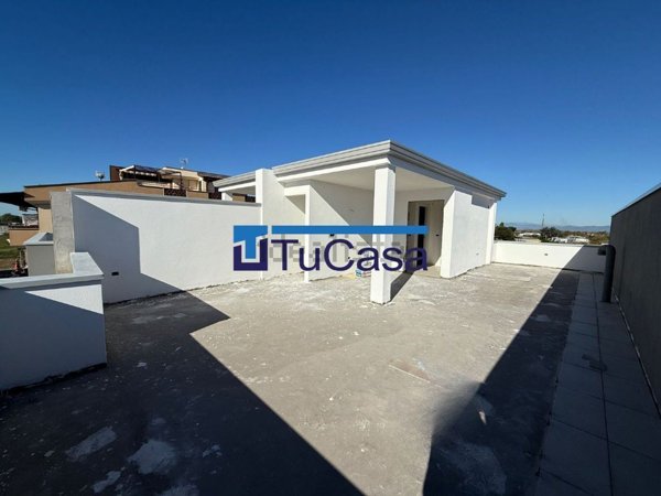 casa indipendente in vendita a Parete