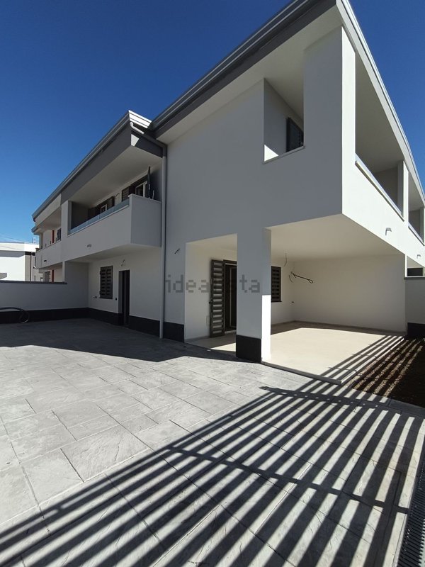 casa indipendente in vendita a Parete