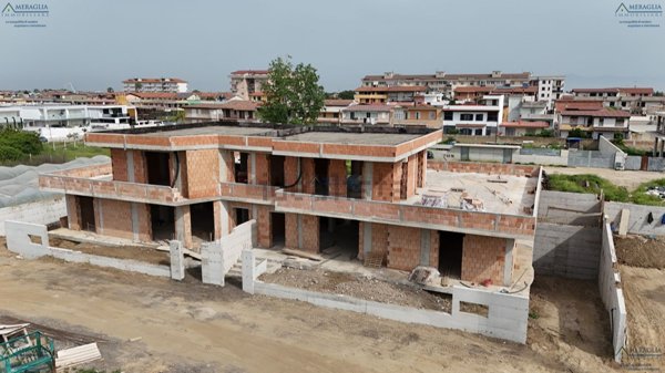 casa indipendente in vendita a Parete