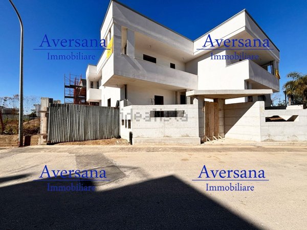 casa indipendente in vendita a Parete