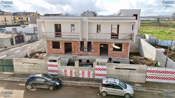 casa indipendente in vendita a Parete