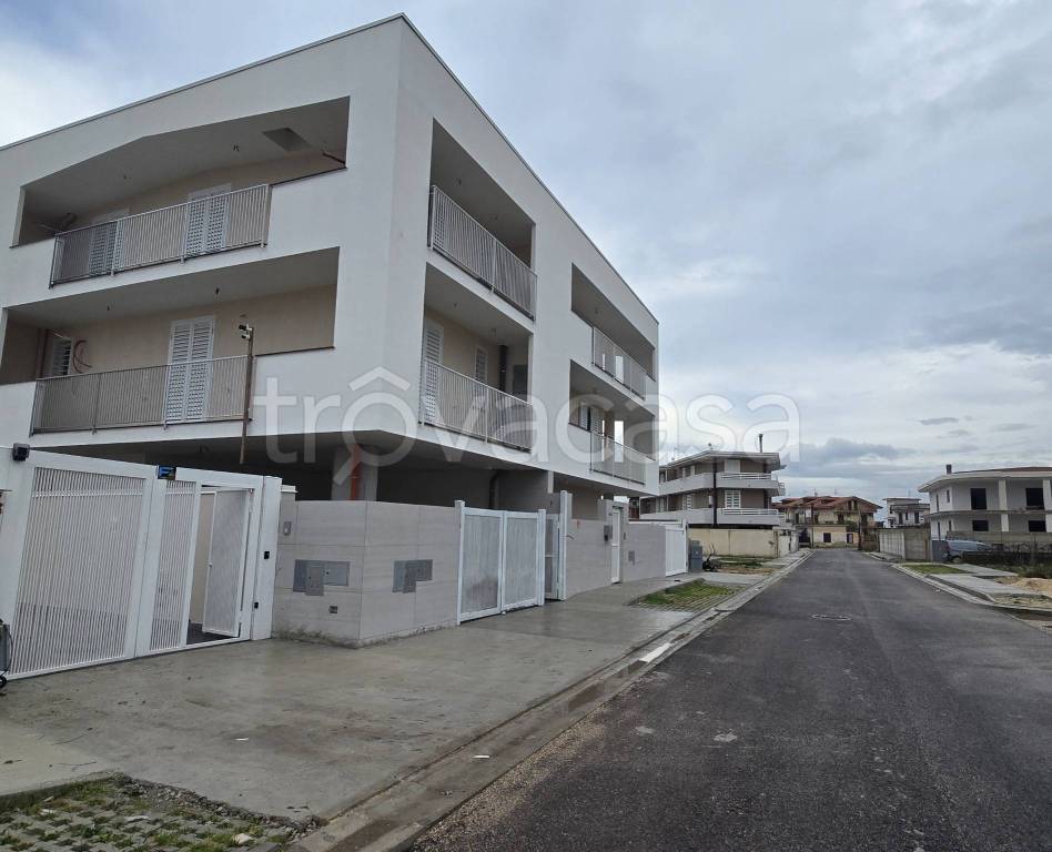 casa indipendente in vendita a Parete