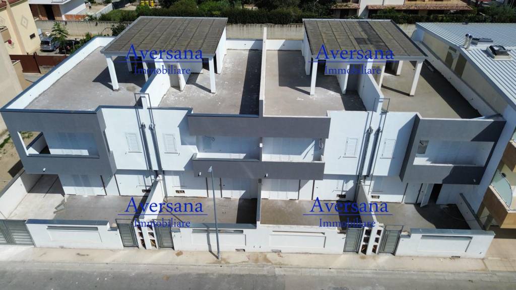 casa indipendente in vendita a Parete