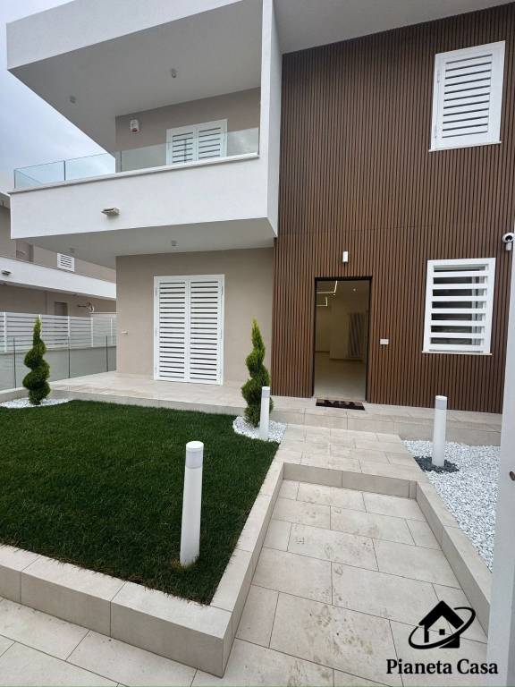 casa indipendente in vendita a Parete