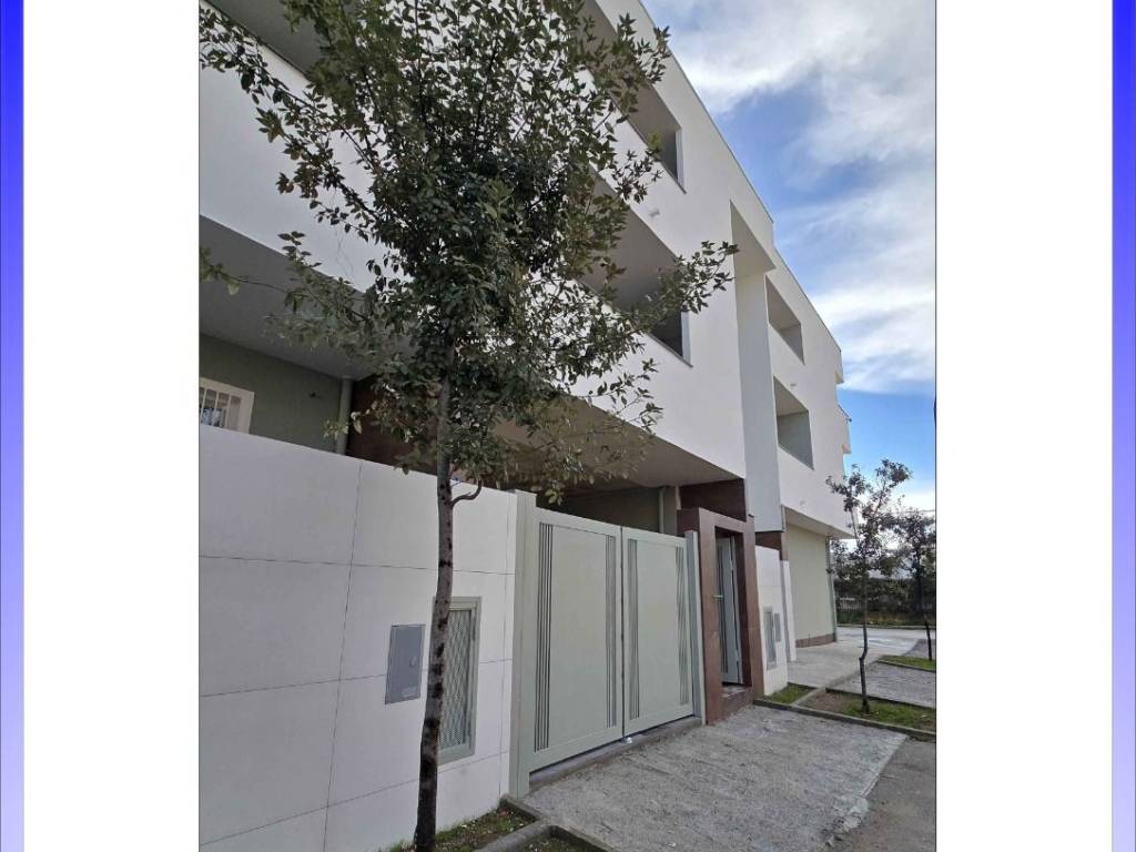 casa indipendente in vendita a Parete