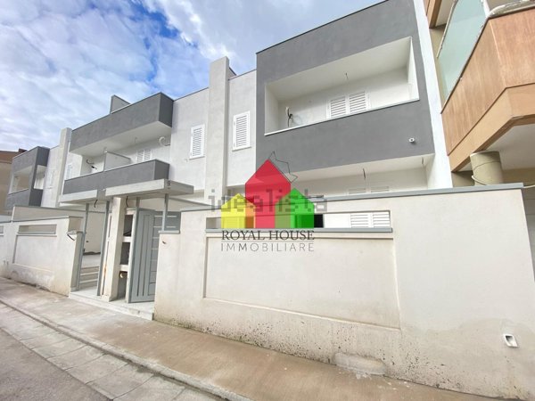 casa indipendente in vendita a Parete