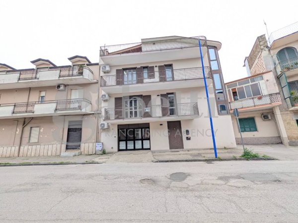 casa indipendente in vendita a Parete