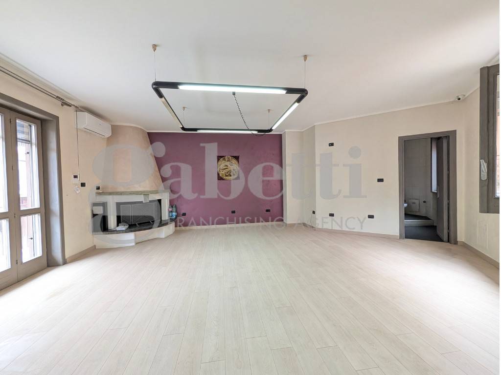 casa indipendente in vendita a Parete