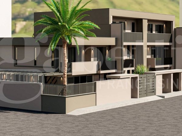 casa indipendente in vendita a Parete