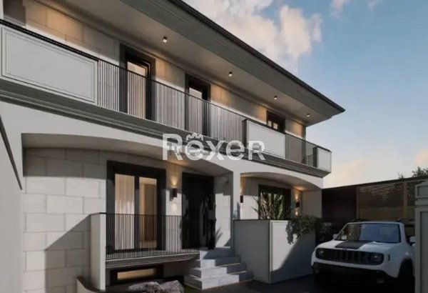 casa indipendente in vendita a Parete