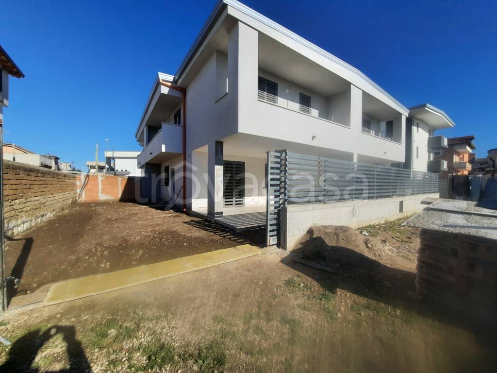 casa indipendente in vendita a Parete