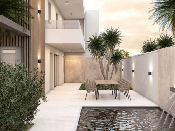 casa indipendente in vendita a Parete