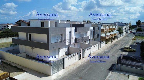 casa indipendente in vendita a Parete