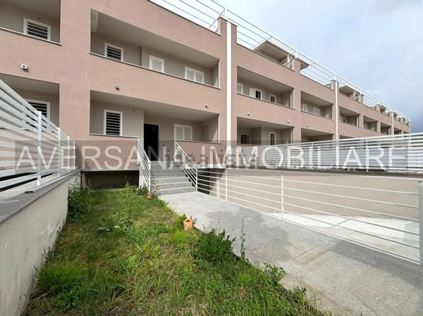 casa indipendente in vendita a Parete