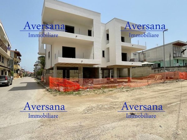 casa indipendente in vendita a Parete