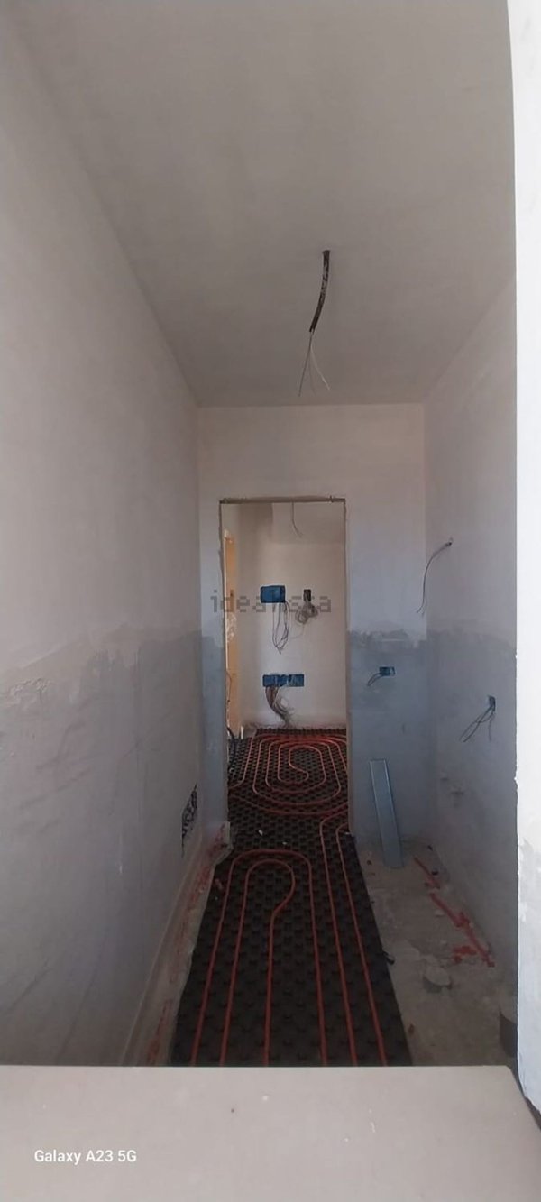 casa indipendente in vendita a Parete