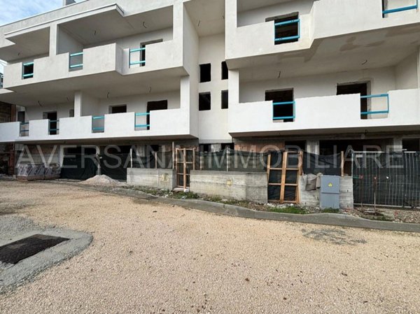 casa indipendente in vendita a Parete