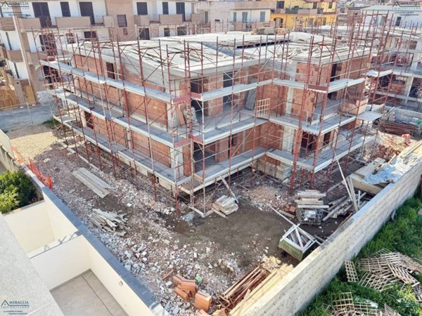 casa indipendente in vendita a Parete