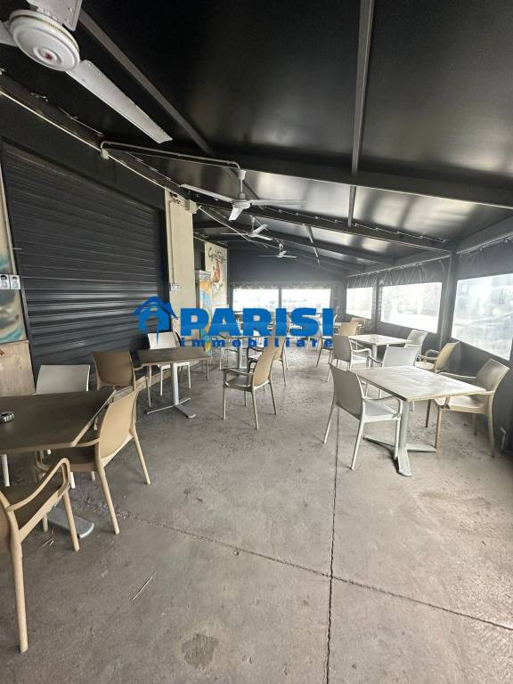 negozio in vendita a Parete