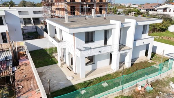 casa indipendente in vendita a Parete