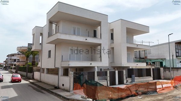 casa indipendente in vendita a Parete