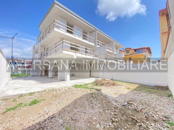 casa indipendente in vendita a Parete