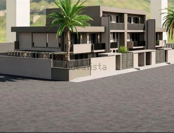 casa indipendente in vendita a Parete