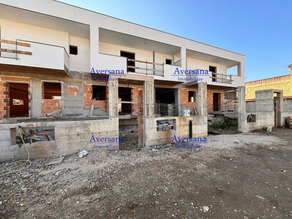 casa indipendente in vendita a Parete