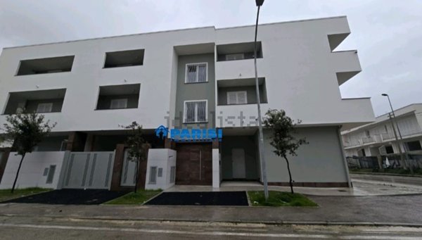 casa indipendente in vendita a Parete