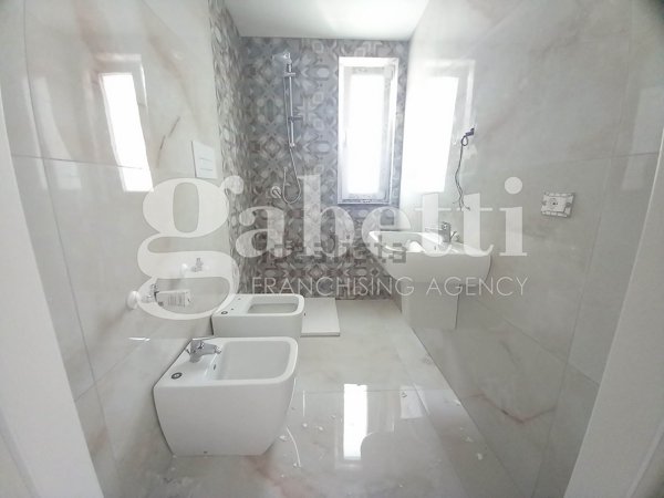 casa indipendente in vendita a Parete