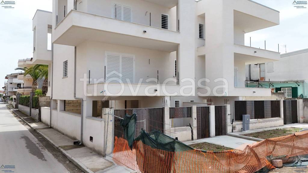 casa indipendente in vendita a Parete