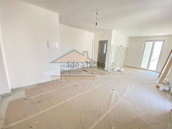 casa indipendente in vendita a Parete
