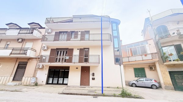 casa indipendente in vendita a Parete