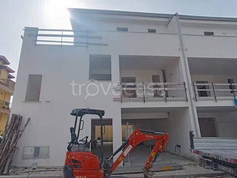 casa indipendente in vendita a Parete