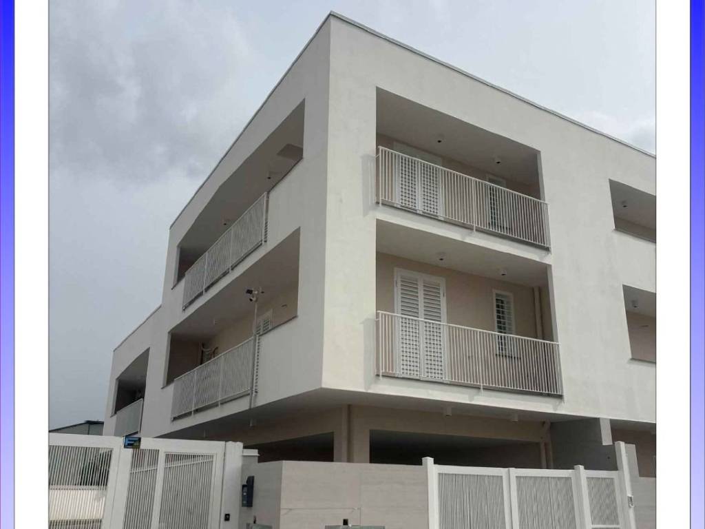 casa indipendente in vendita a Parete