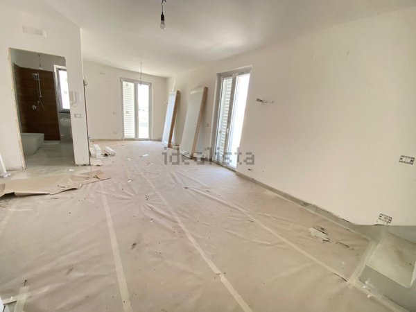 casa indipendente in vendita a Parete