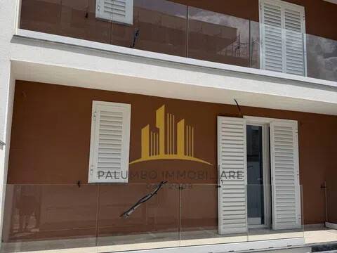 casa indipendente in vendita a Parete