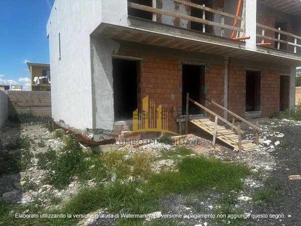 casa indipendente in vendita a Parete