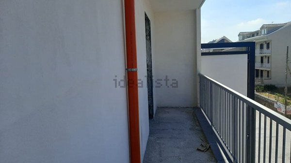 casa indipendente in vendita a Parete